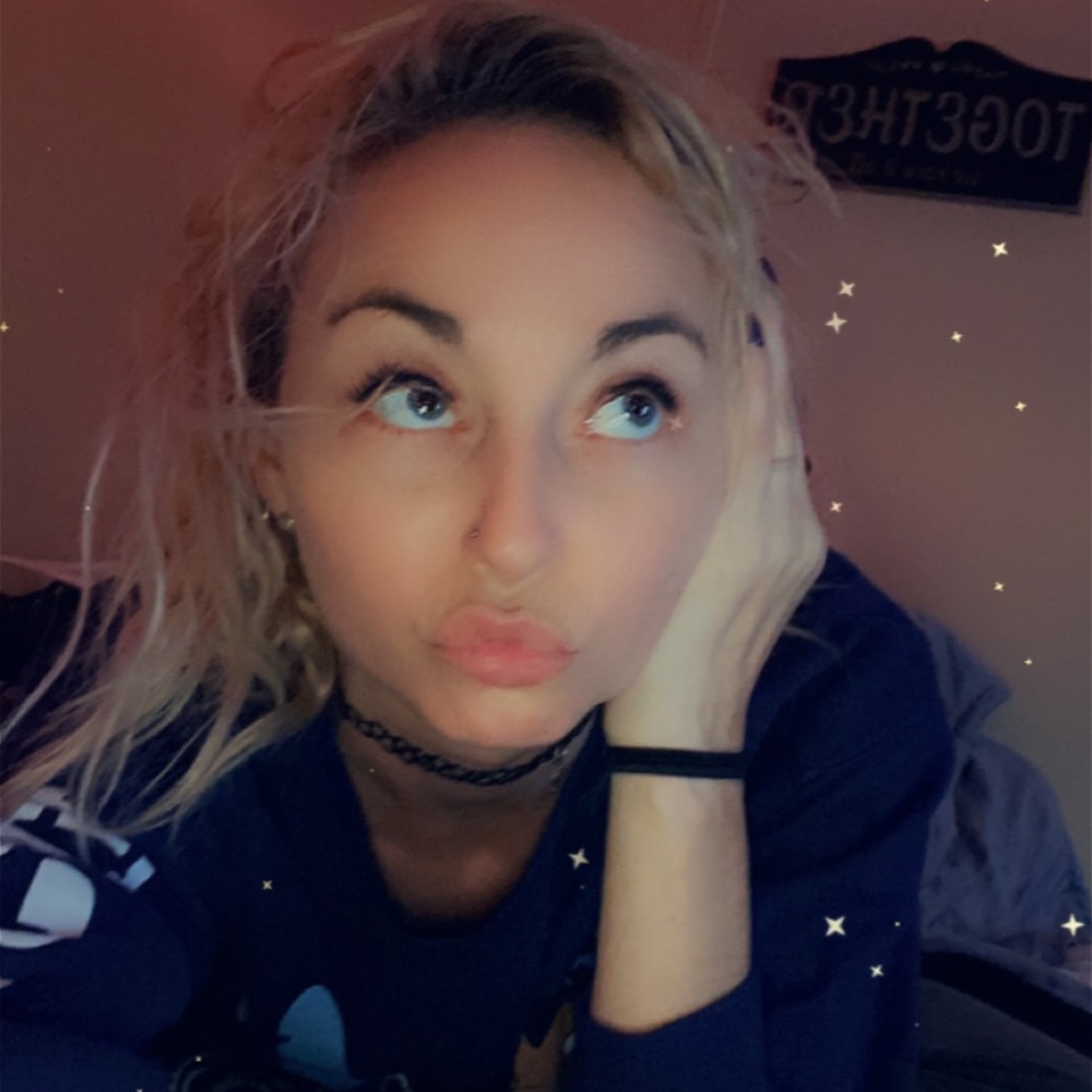 Meet your Posher, Danielle